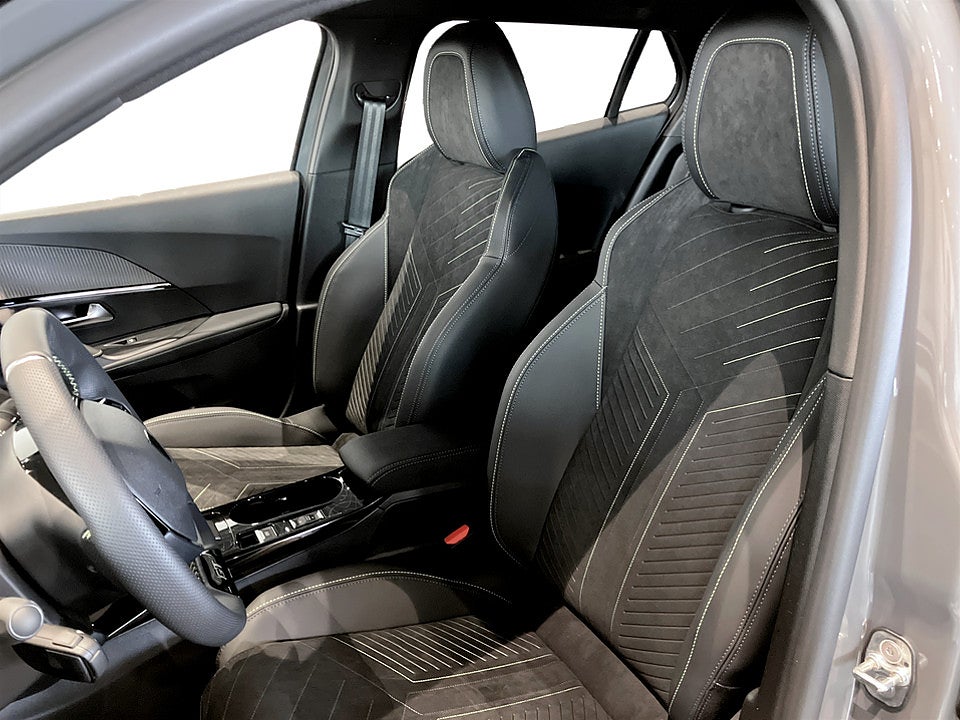 Bild på Peugeot 2008 GT Hybrid Aut - OMGÅENDE LEVERANS!