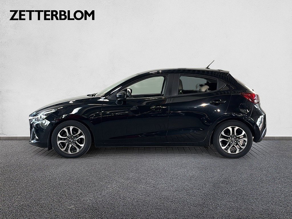 Halvkombi Mazda 2 2 av 16