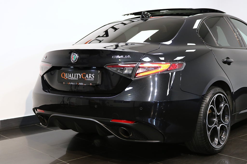 Alfa Romeo Giulia 2023 - miniatyr 22