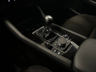 Mazda 3 2.0 M Hybrid Navi Carplay Kamera P-sensorer S&V-däck
