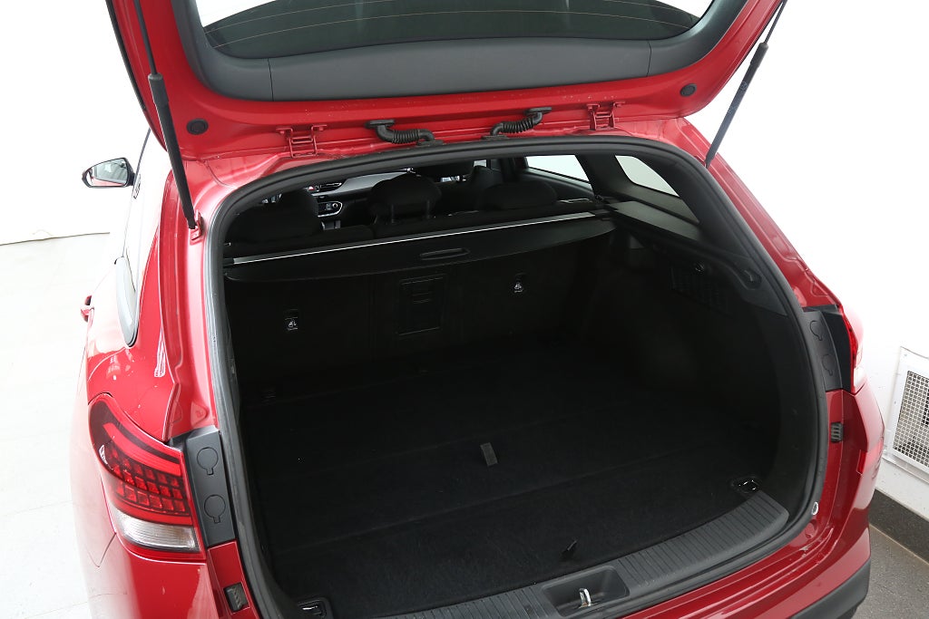 Hyundai i30 1,5 T-GDI 159hk N-Line Kombi Aut Backkamera Moms 2021