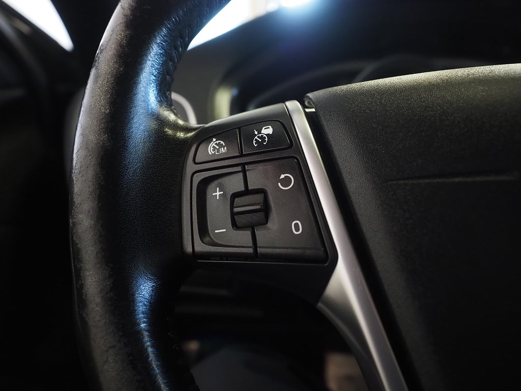 Volvo V40 D3 115hk Business Advanced Momentum | B-Kamera | VOC |