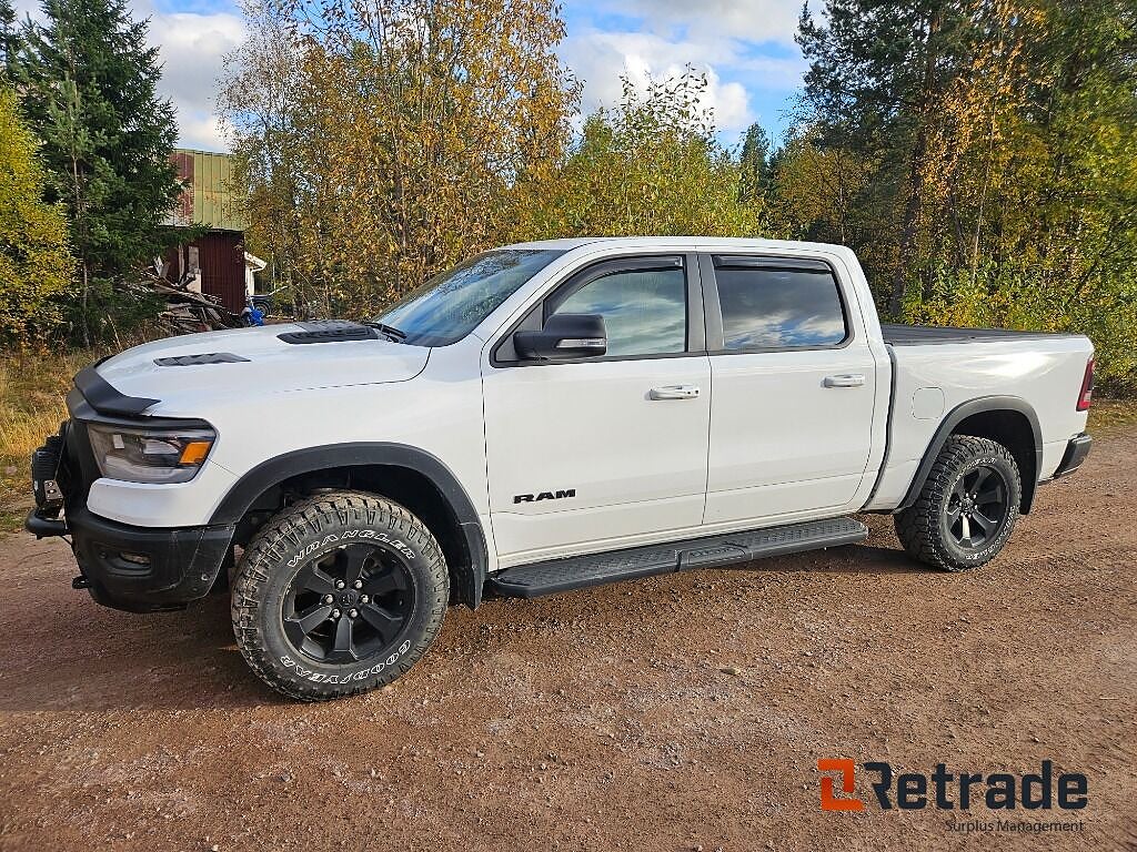 Dodge Ram 1500 Crew Cab Rebel 4x4 V8 Hemi 