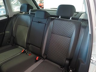 SUV Volkswagen Tiguan 13 av 27