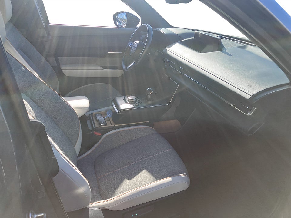 Bild på Mazda MX-30 e-Skyactiv EV 143hk Aut B-KAMERA 