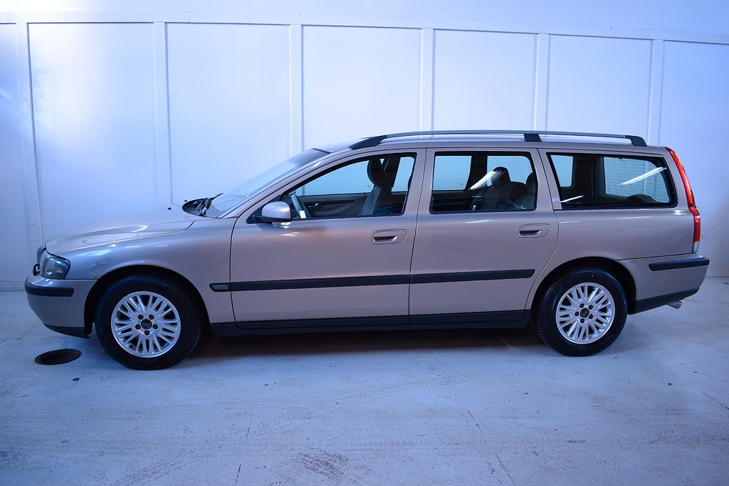 Volvo V70 2.4 170hk Automat Nybesiktigad