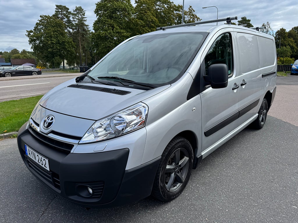 Toyota ProAce Skåpbil 2.0 D-4D/9800 mil/Drag