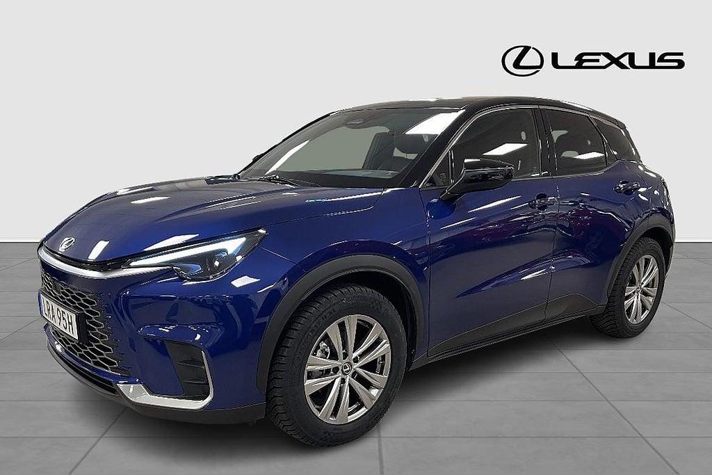 Lexus LBX 1.5 E-CVT EMOTION TECH V-HJUL