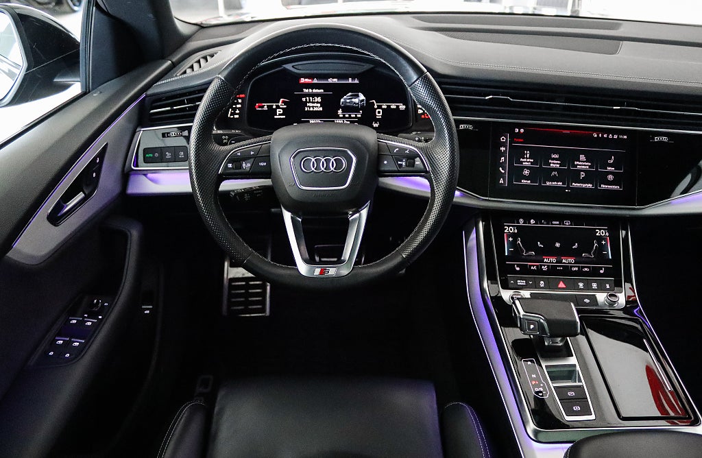 Audi Q8 TDI S line Selection MOMS Pano Matrix Värmare Drag