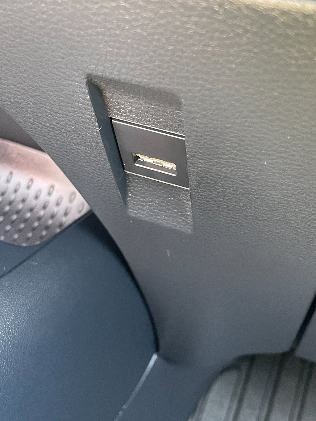 Suzuki Swace Hybrid 1.8 VVT-i E-CVT 122 hk