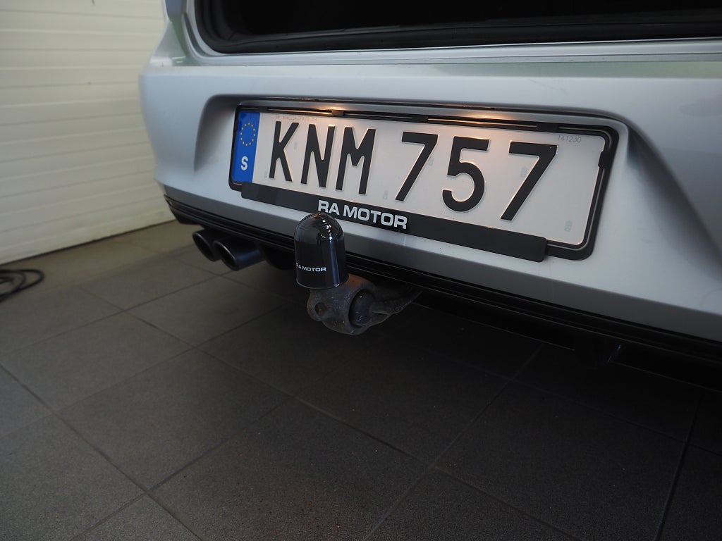 Volkswagen Golf 1.4 TSI 140hk DSG Automat R-Line Dragkrok Kamera 2015