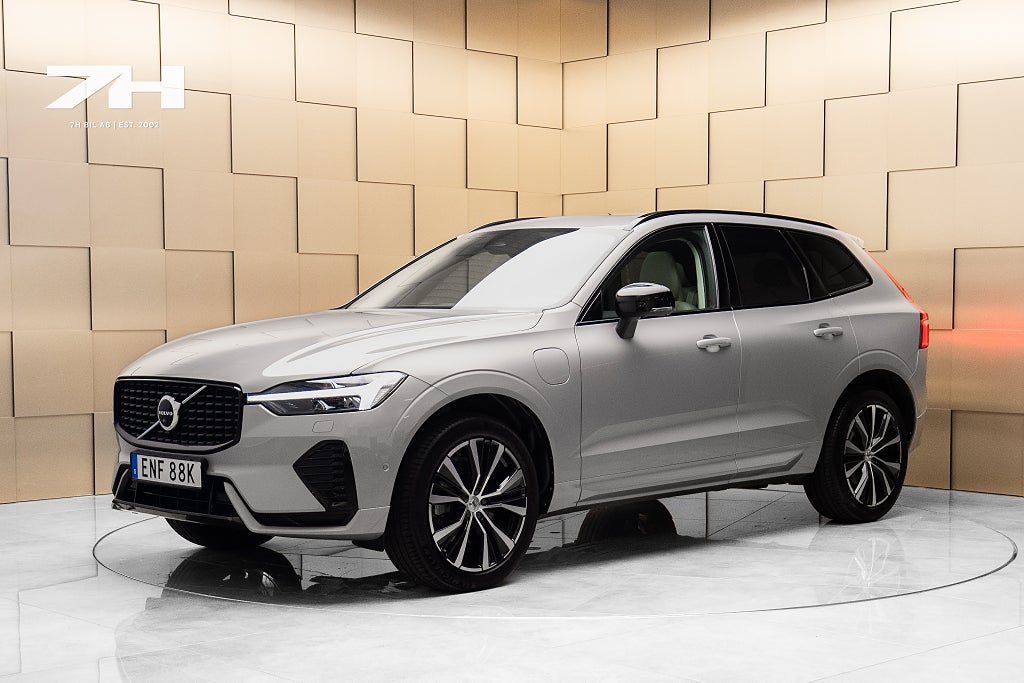 Volvo XC60 Recharge T6 AWD Ultimate Dark / Pano / H&K / Dragkrok