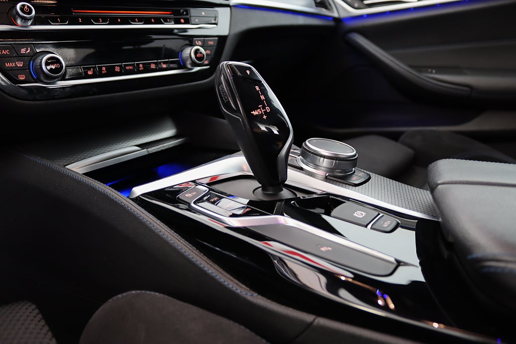 BMW 530i Sedan M-Sport Fullservad Navi Kamera 252hk