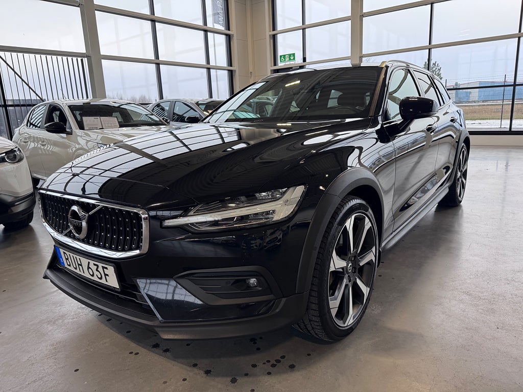 Volvo V60 Cross Country D4 AWD Momentum | Polestar | Panorama | Drag