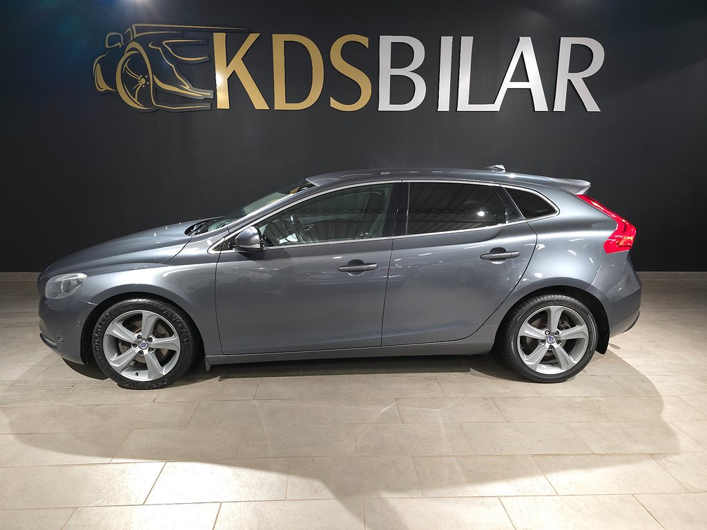 Volvo V40 T4 Momentum 180hk | Värmare | Drag | Backkamera