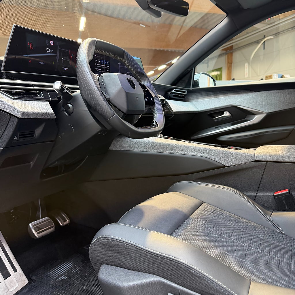 Peugeot 5008 Hybrid 145 1.2 PureTech e-DSC GT 7-Sits Carplay Kamera