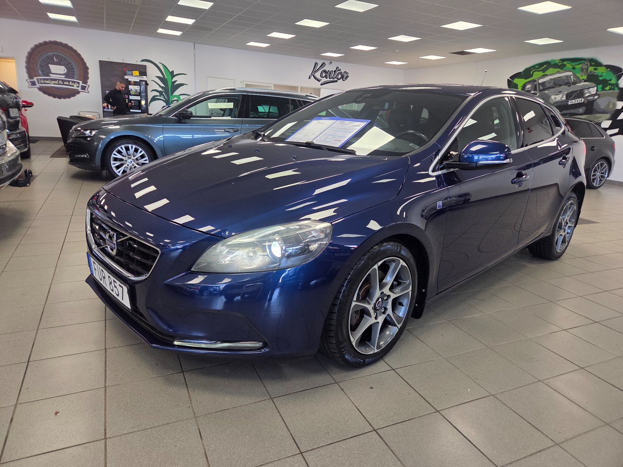 Volvo V40 D4 Momentum Business Edition, kuva 7/25