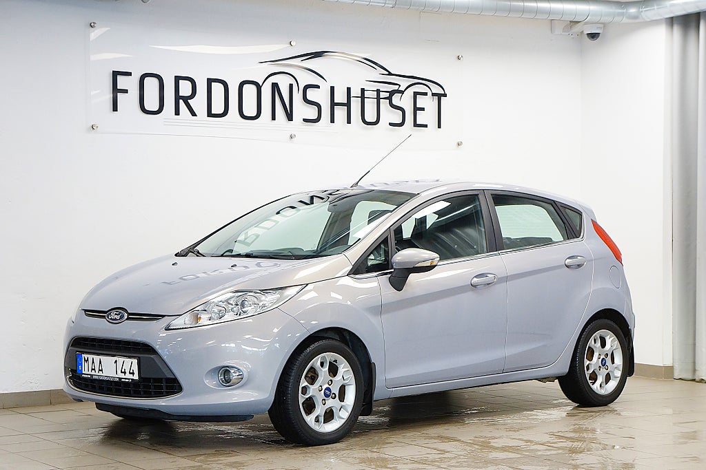 Ford Fiesta 1.25 TITANIUM 5-DÖRRAR | SVENSKSÅLD