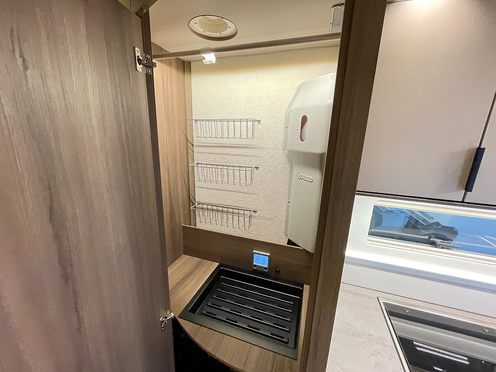 Kabe  Novum Compact 720 LXL / ALDE / Ugn / B-kort / Litium /   - Kabe