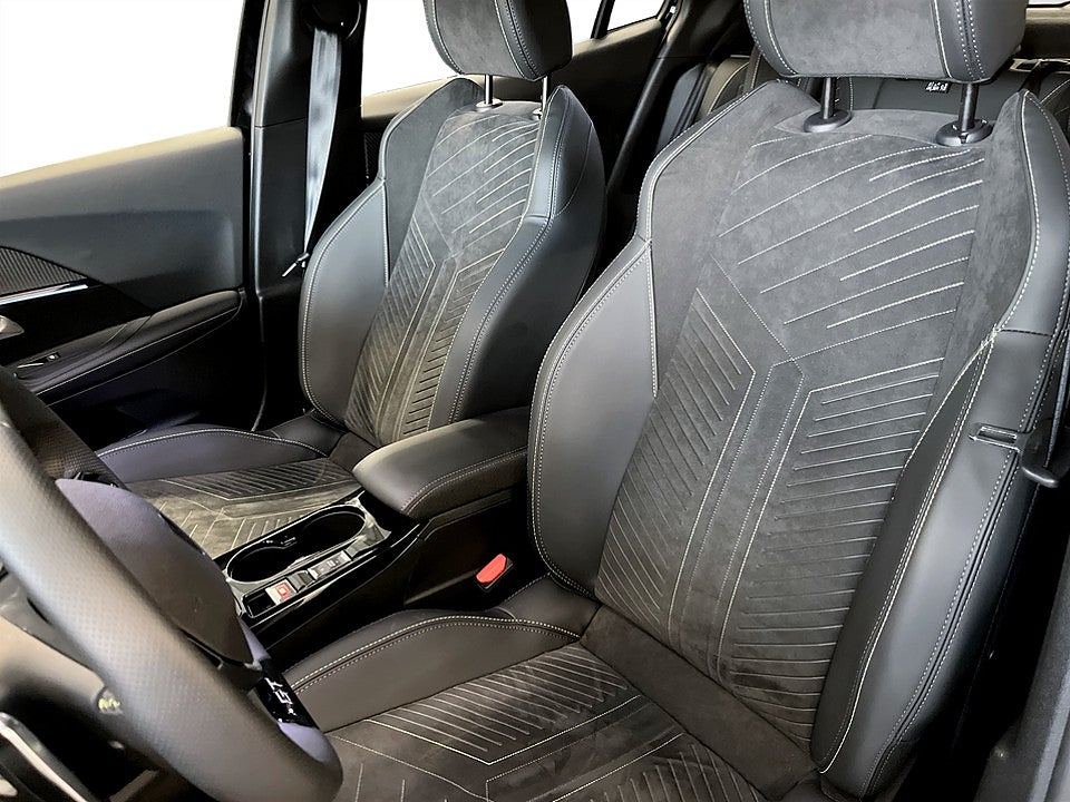 Bild på Peugeot 2008 GT 1.2 PT 130hk Aut B-KAMERA CARPLAY