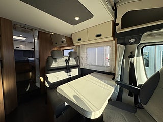 Husbil-halvintegrerad Sun Living S75 SL AUT 6 av 22