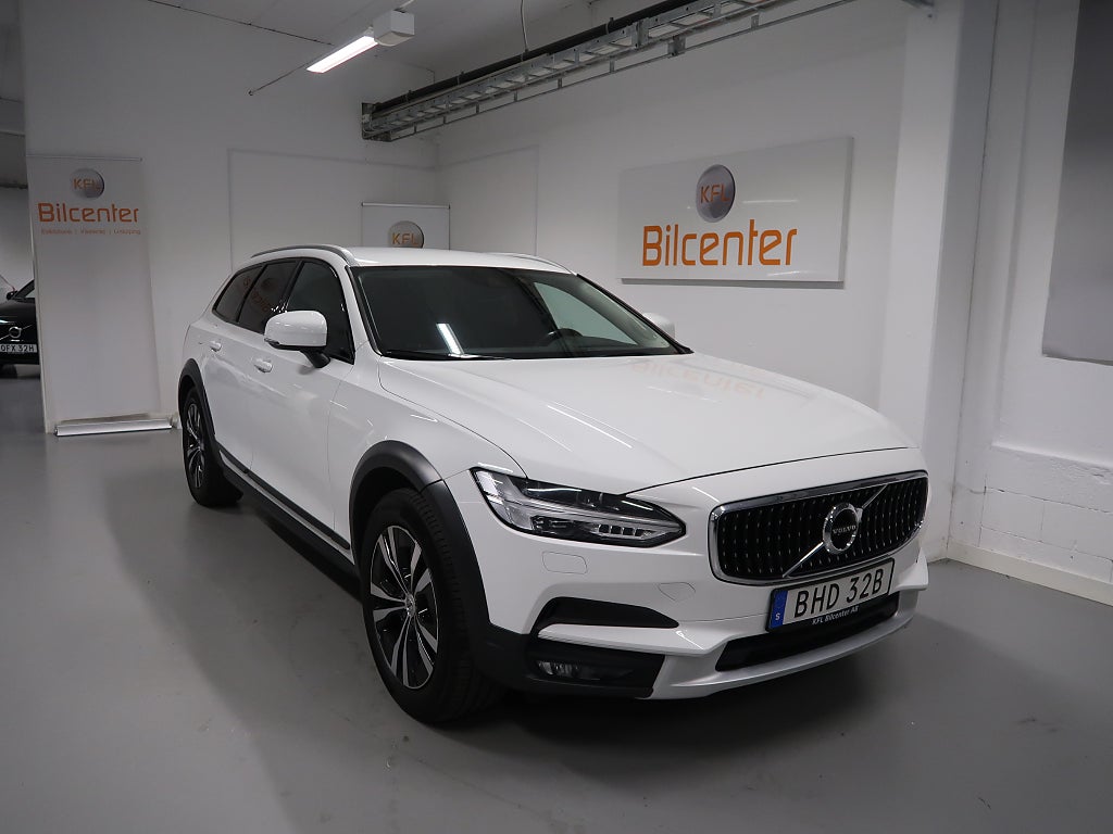 Volvo V90 Cross Country D4 AWD V-Däck ingår Drag-Navi-Kamera-Värmare-VoC-BLIS-C