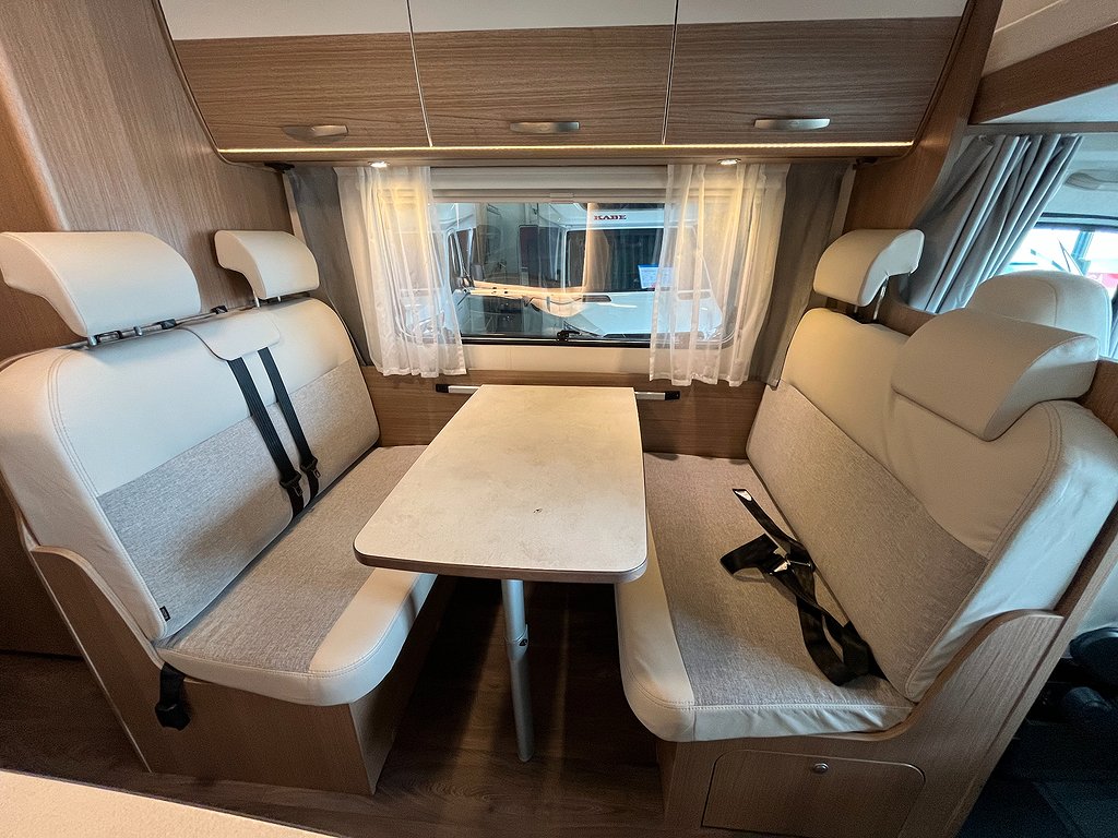 Carado A 464 B-kort / 6 bältade / 6 Sovplatser /4995kr/mån - Carado