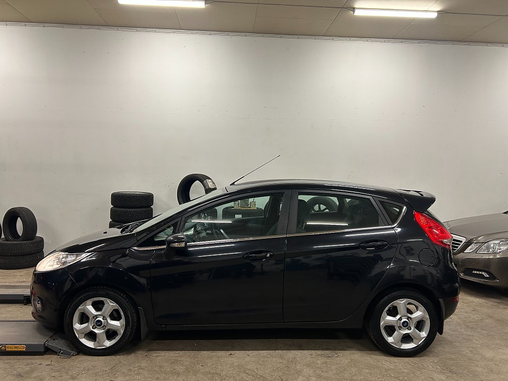 Ford Fiesta 5-dörrar 1.25, Nybes, Nyservad, Motor 17455mil