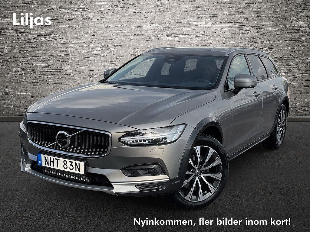 Volvo V90 Cross Country B5 AWD Bensin Advanced //B&W // Drag // Panorama//