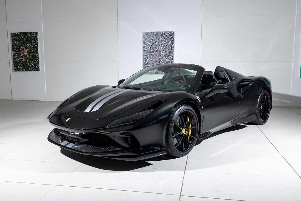 Ferrari F8 Spider - Exceptionally well equipped
