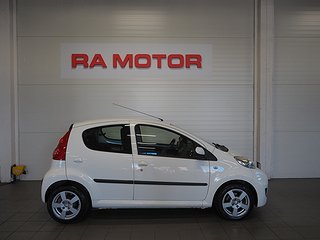 Halvkombi Peugeot 107 4 av 18