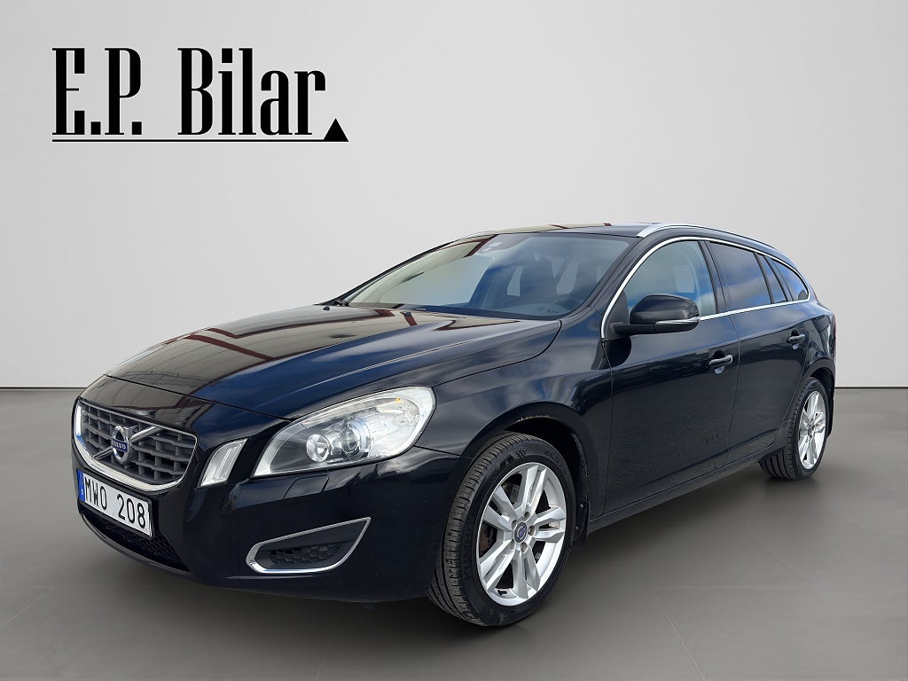 Volvo V60 D2 Powershift Summum/Skinn/Värmare/P-Sensor/Kamrembytt