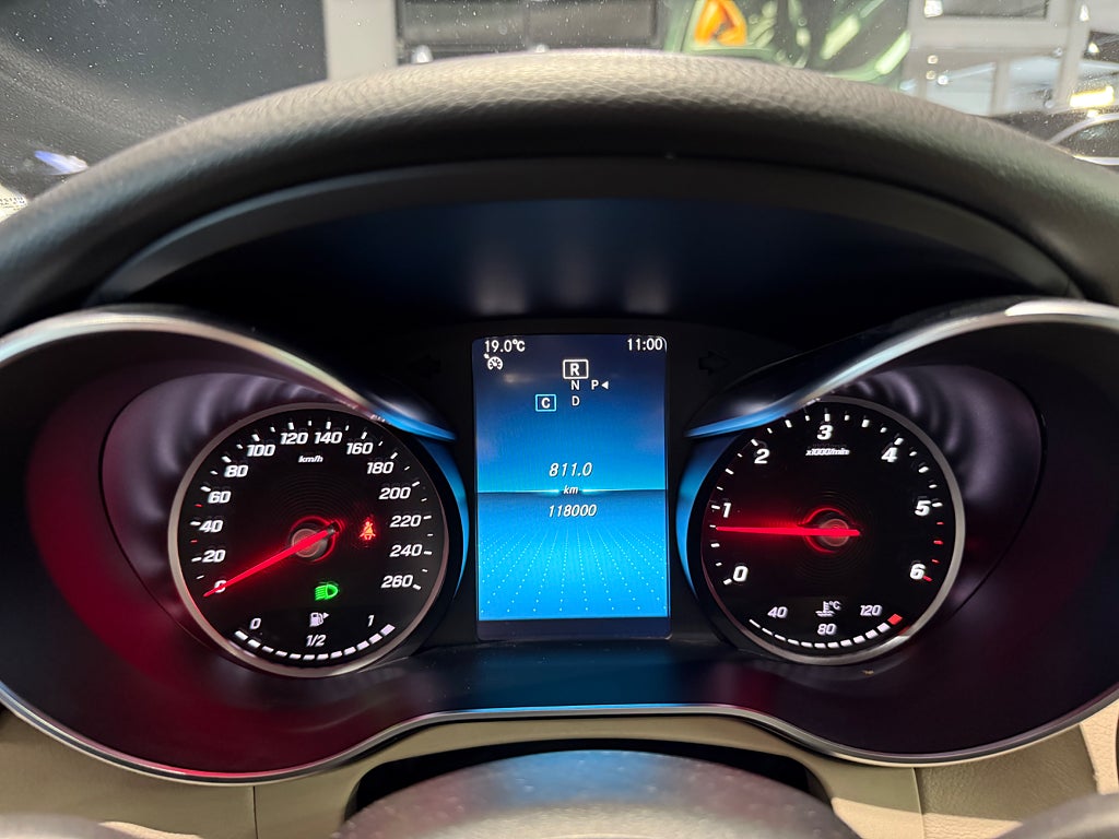 Mercedes-Benz C 220 d Coupé AMG Värmare Glastak 19tum - bild 14