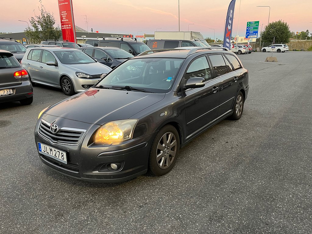 Toyota Avensis 2.0 D-4 VVT-i Aut Nyserv NYBES M-värmare SoV