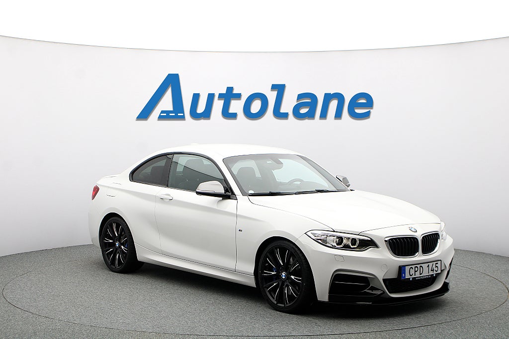 BMW M235I Coupé H/K, Adaptivt chassi, Alpine-White 3, 326hk