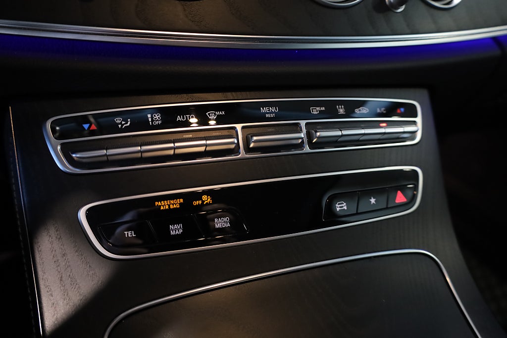 Mercedes-Benz E 300 T de 9G-Tronic Burmester Navi Kamera Värmare Drag 2023