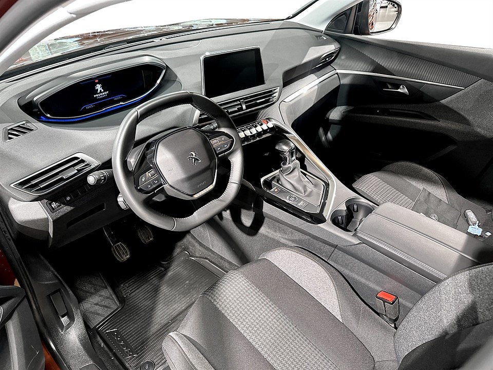 Bild på Peugeot 5008 Active Pack 1.2 PT 130hk - 7-SITS, B-KAMERA