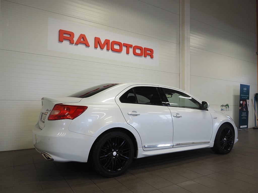 Suzuki Kizashi 2.4 VVT 4WD CVT 178hk | Taklucka | Skinn | 2011