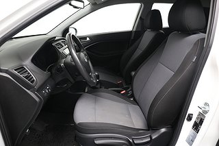 Halvkombi Hyundai i20 9 av 19