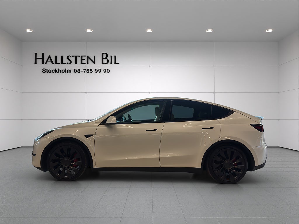 Tesla Model Y Performance 534 Hk AWD Panorama Drag Autopilot SvSåld