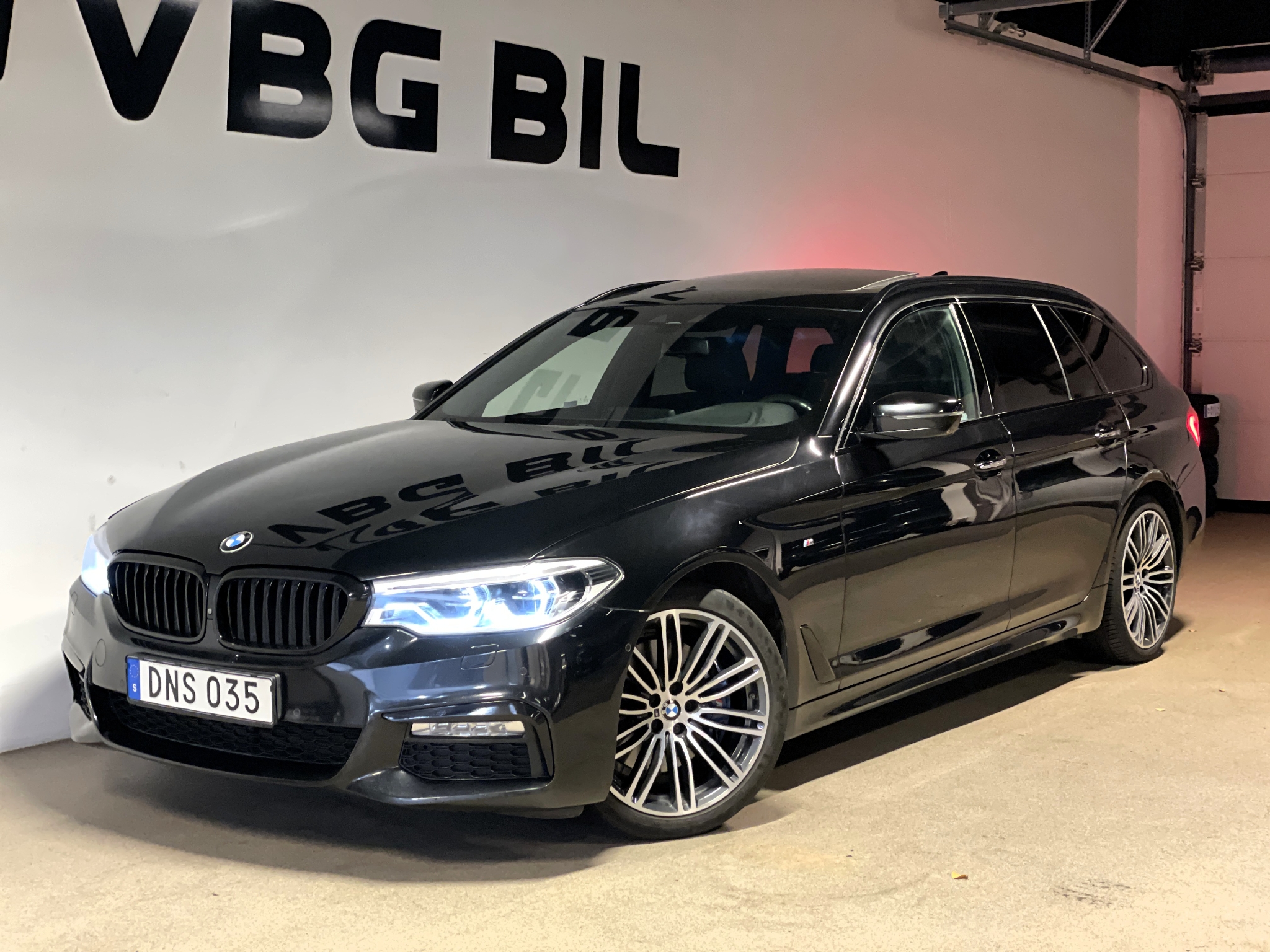 BMW 530 d xDrive M Sport 2018, kuva 2/51