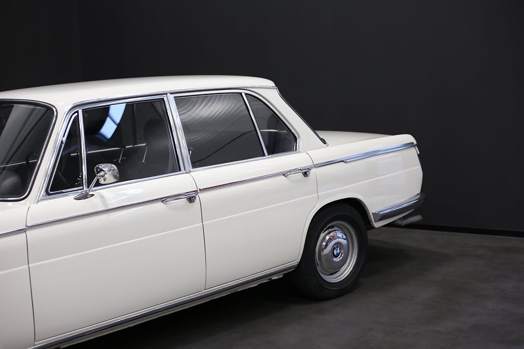 BMW New Class 2000 / 10400mil / BMW Classic - Fint skick