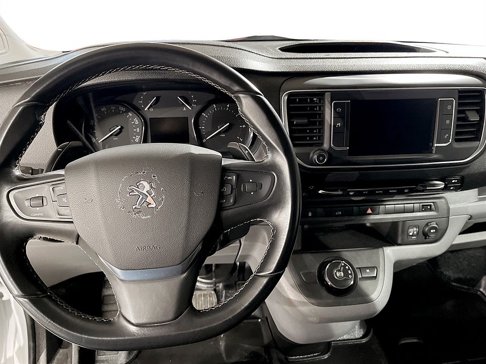 Bild på Peugeot Expert PRO+ 2.0 BHDi 180hk Aut L2 DRAG VÄRMARE INREDNING