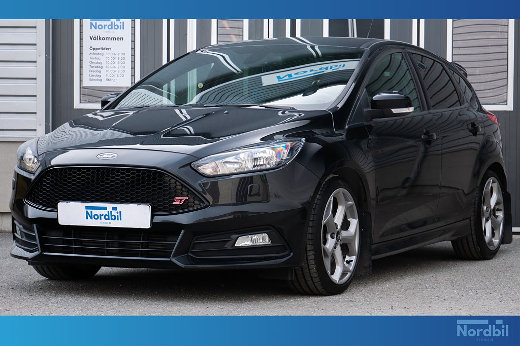 Ford Focus ST 250 HK Recaro 3" Sportavgas AWE