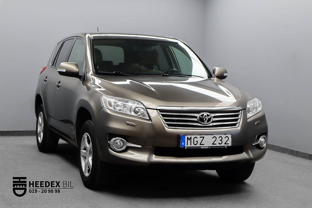 Toyota RAV4 2.0 VVT-i 4x4 158hk Business Drag 2-ägare Elstol