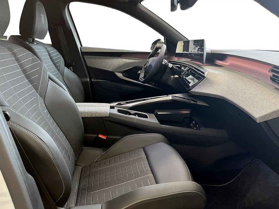 Bild på Peugeot 5008 GT Hybrid 145hk Aut 7-SITS B-KAMERA NAVI