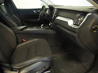 SUV Volvo XC60 8 av 24