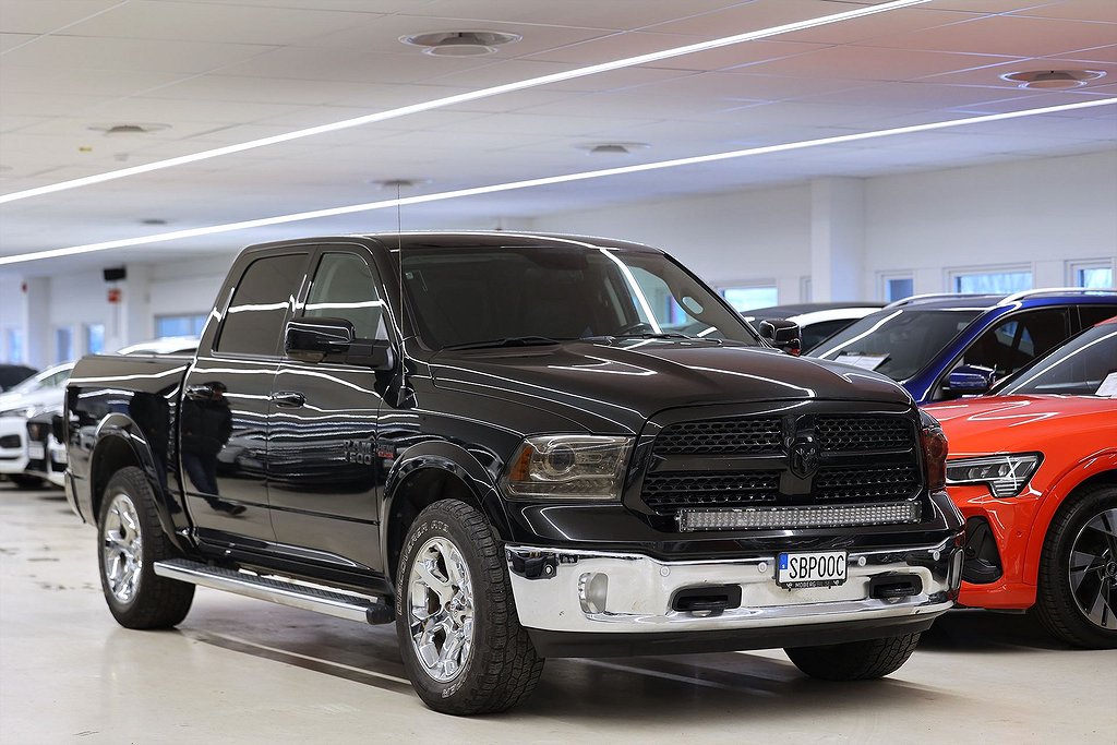 Dodge RAM 5.7 V8 4x4 395hk Laramie Luftfjädr LEASBAR 4,95% Ränta