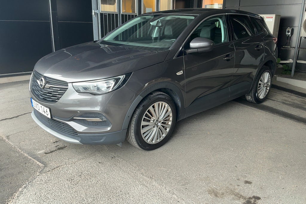Opel Grandland X 1.2 Turbo / Rattvärme, Panorama, Dragkrok