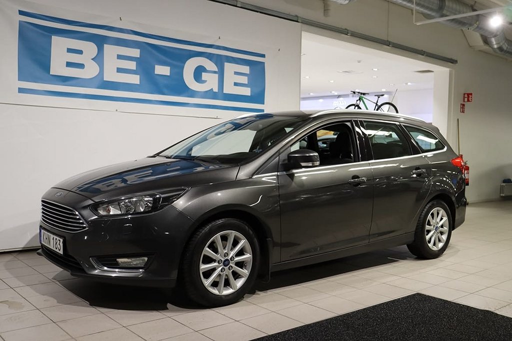 Ford Focus Kombi 1.0 125HK Titanium Backkamera SoV Kamrem byt